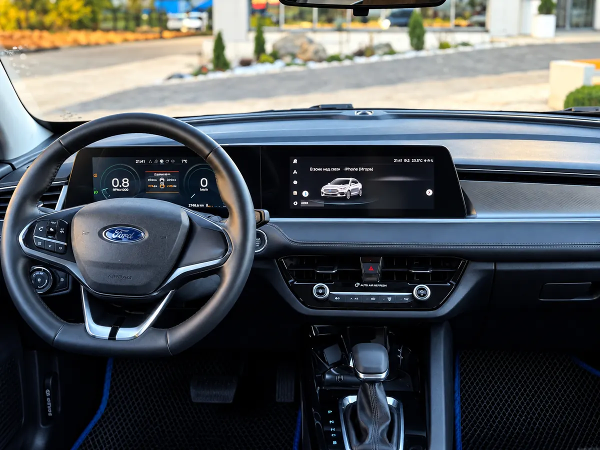 Ford Escort 2023 — фото автомобиля
