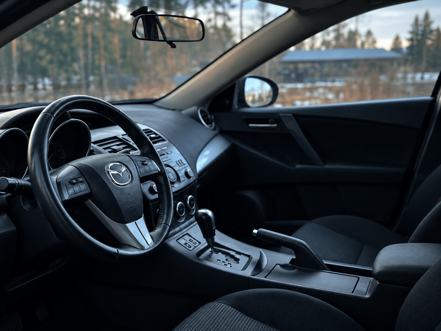 Mazda 3 — фото автомобиля