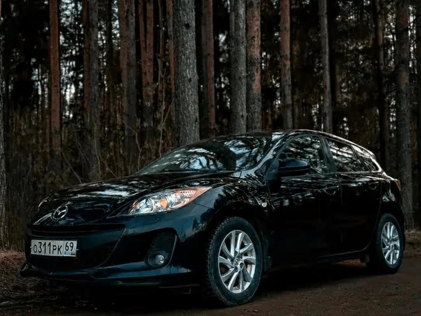 Mazda 3 — аренда автомобиля LukiGO